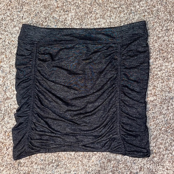 Athleta small black grey scrunch skirt women’s athletic shimmer - Picture 2 of 6